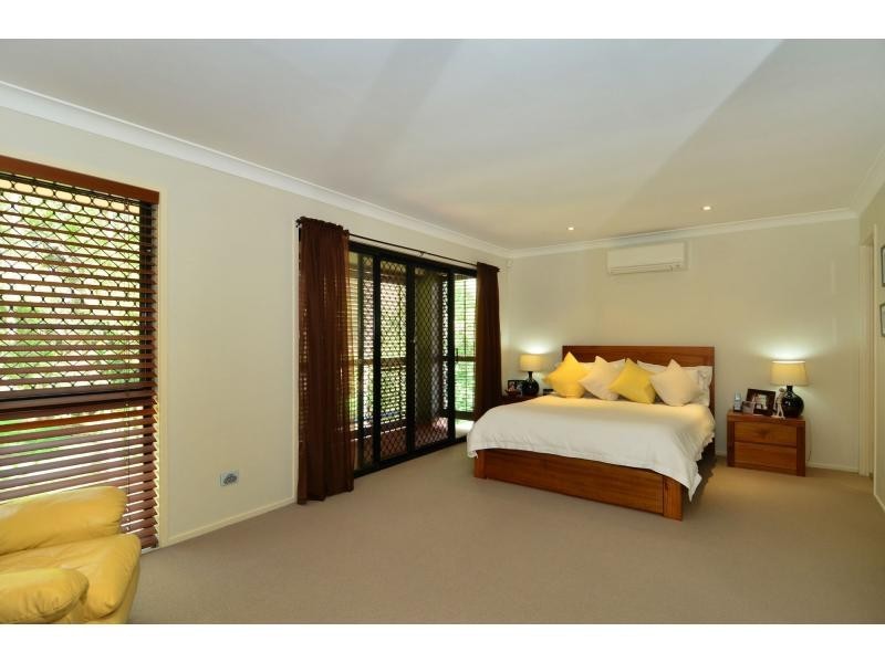 2/10 Cantala Avenue, Miami QLD 4220