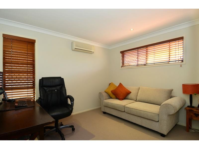 2/10 Cantala Avenue, Miami QLD 4220