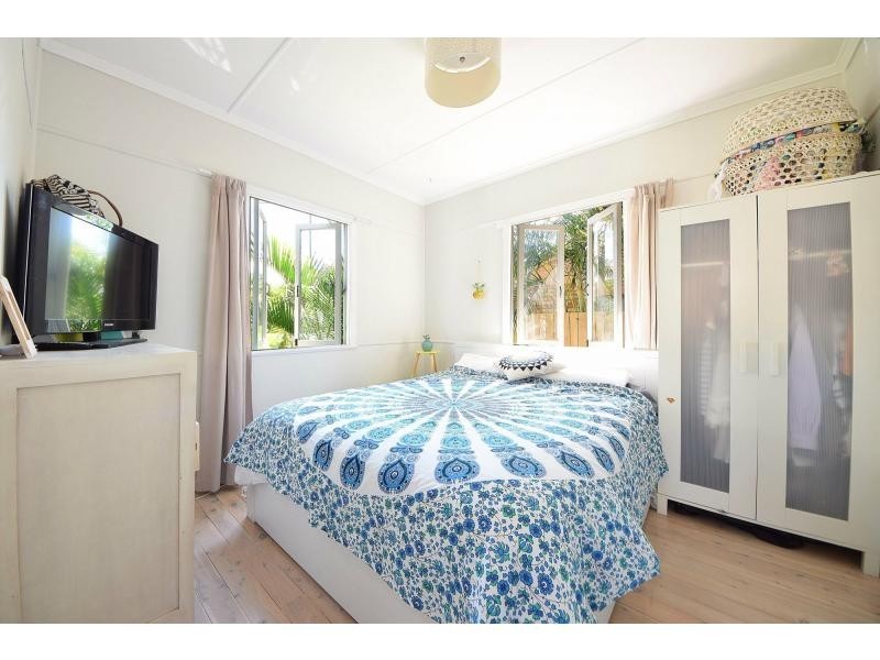 103 Sunshine Parade, Miami QLD 4220
