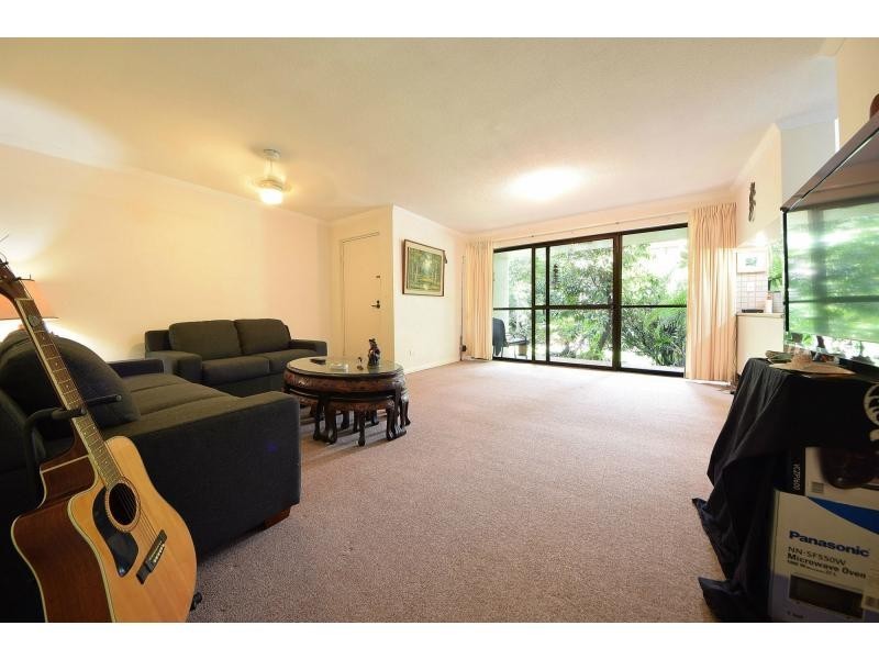 24/111 Markeri Street, Mermaid Waters QLD 4218