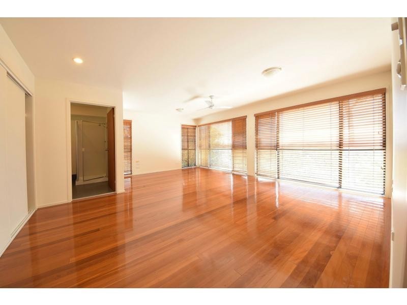 3 Buckingham Way, Elanora QLD 4221