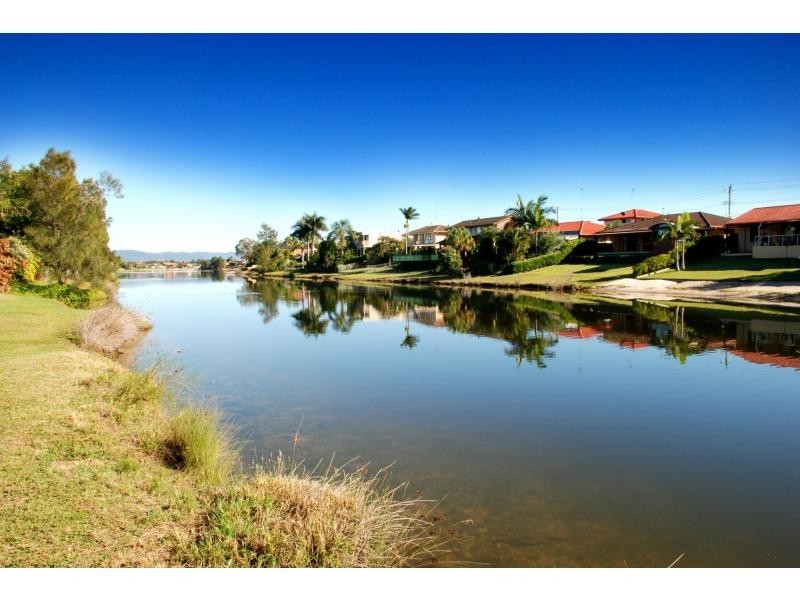 3 Kingfisher Crescent, Burleigh Waters QLD 4220