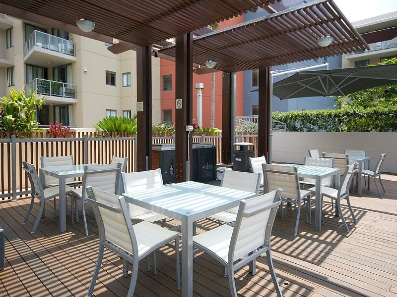 2020/1 Ocean Street, Burleigh Heads QLD 4220