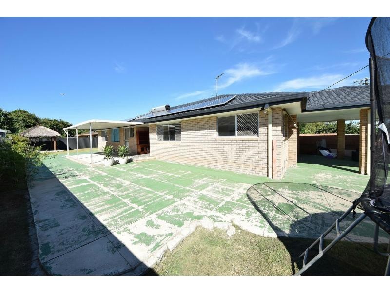 77 Alec Avenue, Mermaid Waters QLD 4218