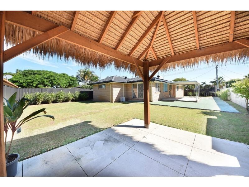 77 Alec Avenue, Mermaid Waters QLD 4218