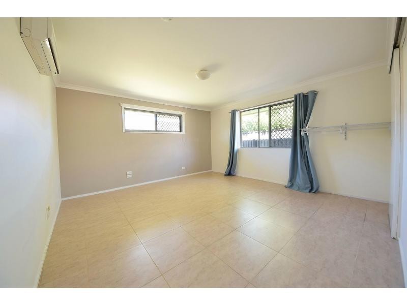 77 Alec Avenue, Mermaid Waters QLD 4218