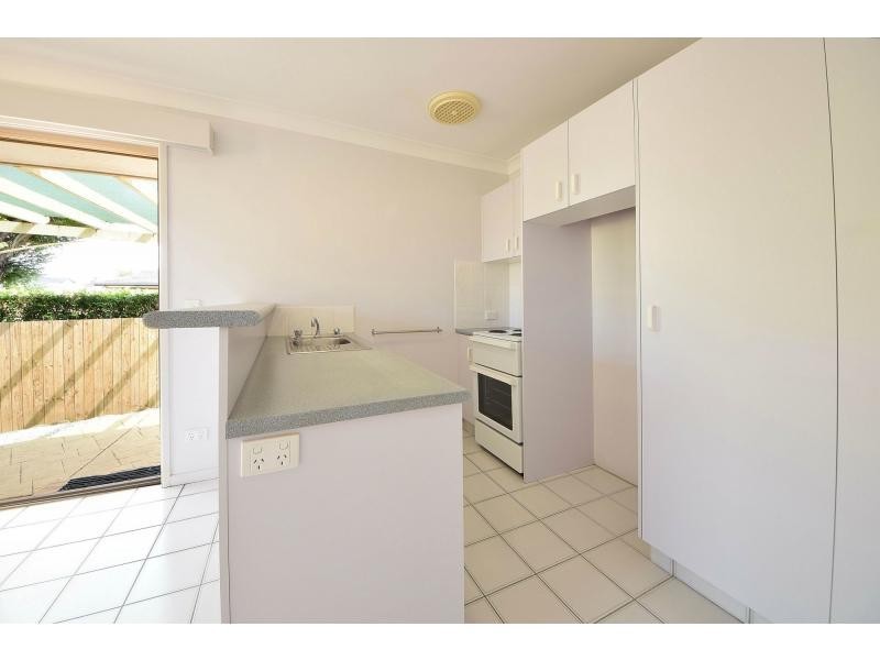 33 Auk Street, Burleigh Waters QLD 4220