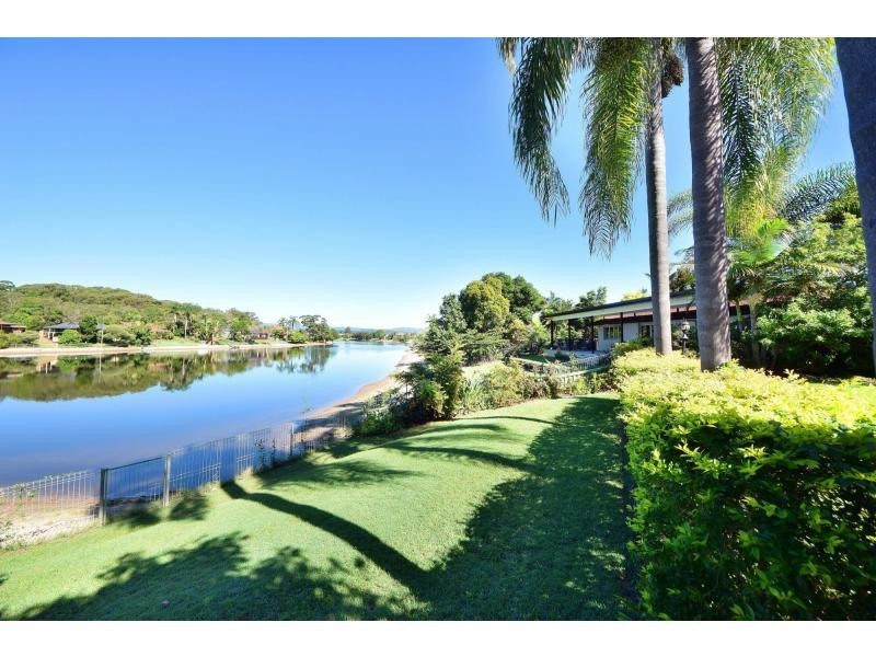 202 Burleigh Street, Burleigh Waters QLD 4220