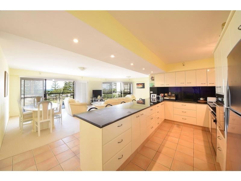 2/146 The Esplanade, Burleigh Heads QLD 4220