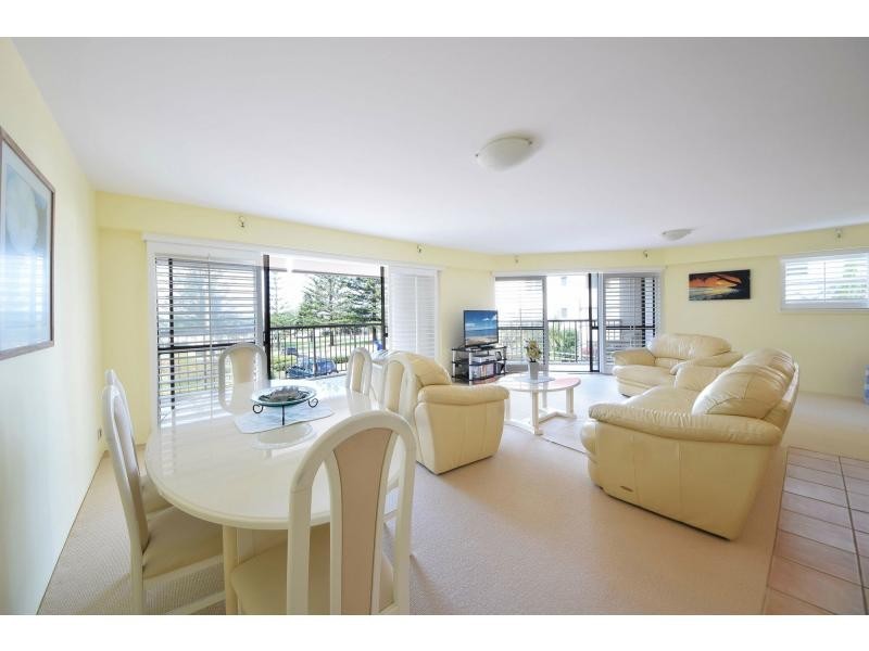 2/146 The Esplanade, Burleigh Heads QLD 4220