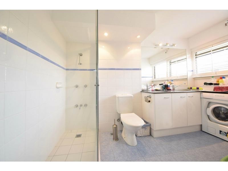 2/146 The Esplanade, Burleigh Heads QLD 4220