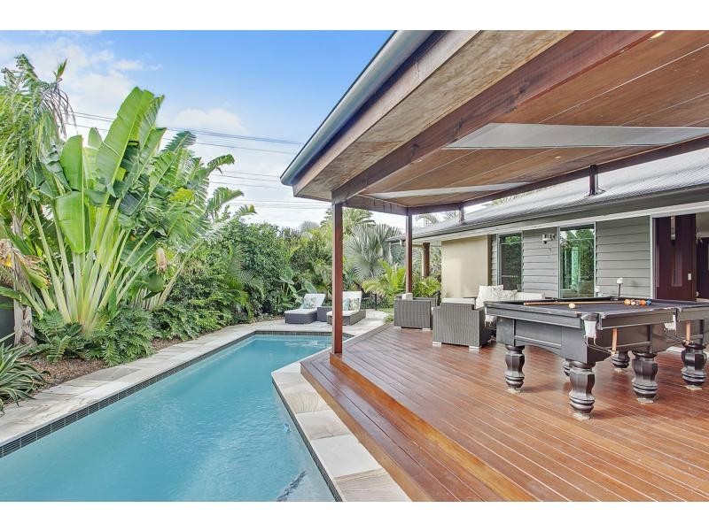 10 Egret Avenue, Burleigh Waters QLD 4220