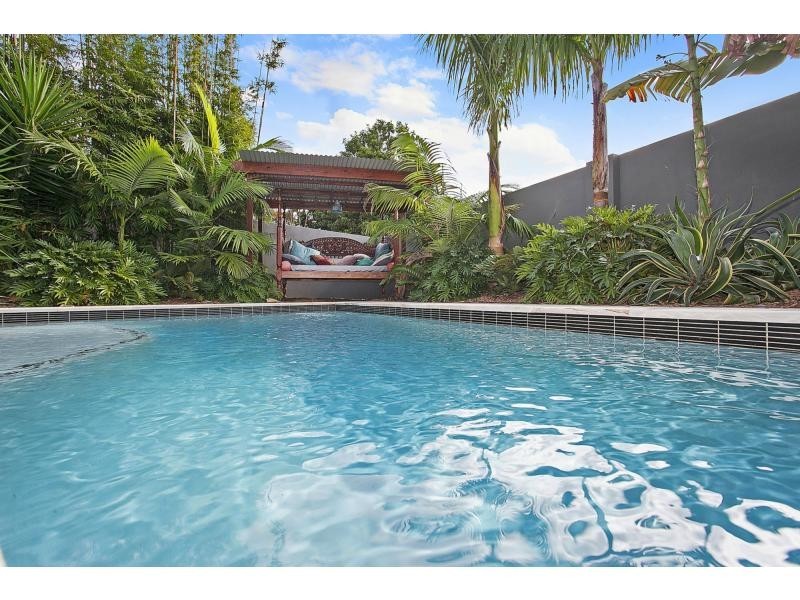 10 Egret Avenue, Burleigh Waters QLD 4220