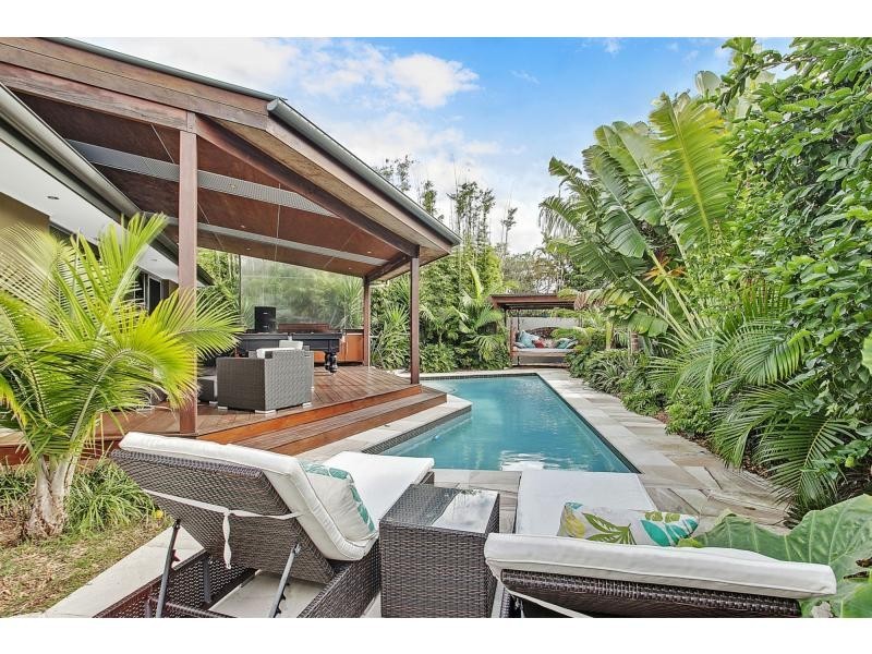 10 Egret Avenue, Burleigh Waters QLD 4220