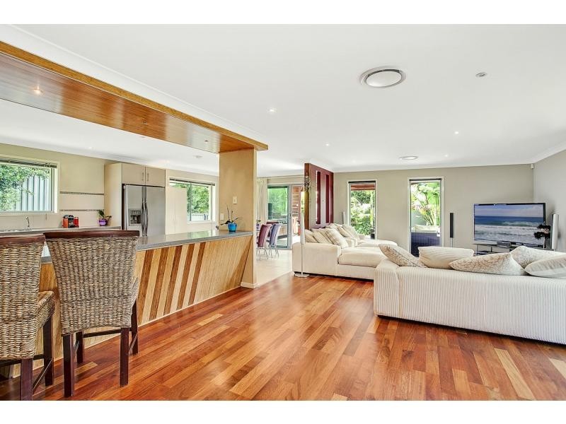 10 Egret Avenue, Burleigh Waters QLD 4220