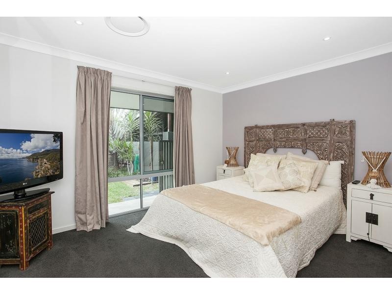 10 Egret Avenue, Burleigh Waters QLD 4220