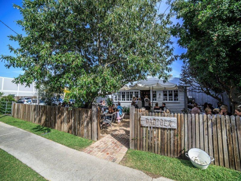 10 Egret Avenue, Burleigh Waters QLD 4220