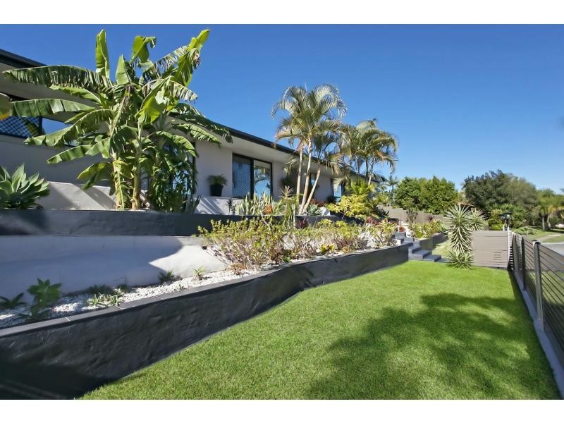 2 Bilgola Place, Robina QLD 4226