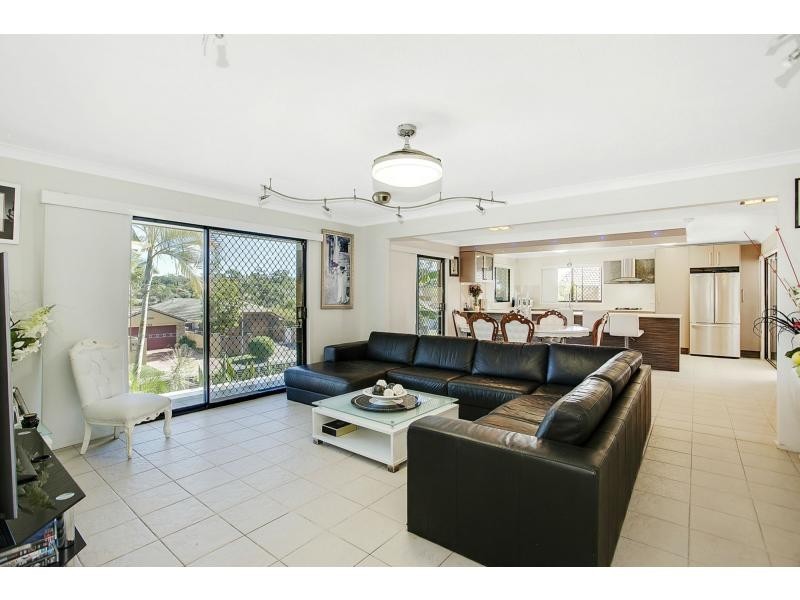 2 Bilgola Place, Robina QLD 4226