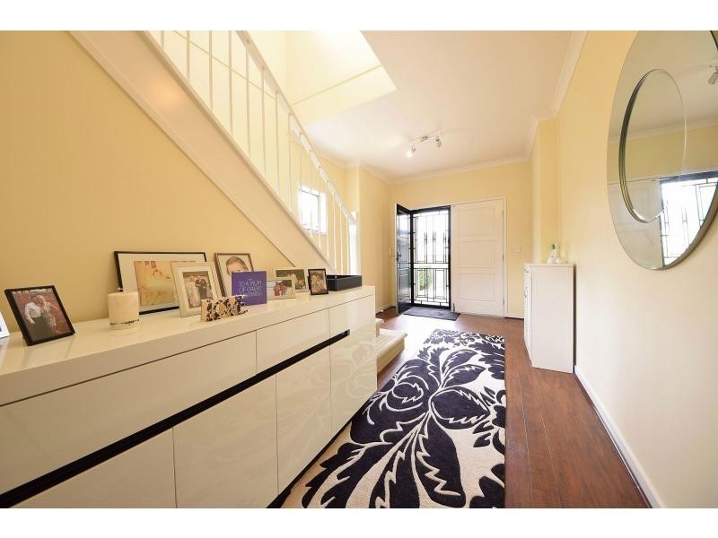 132 Nobby Parade, Miami QLD 4220