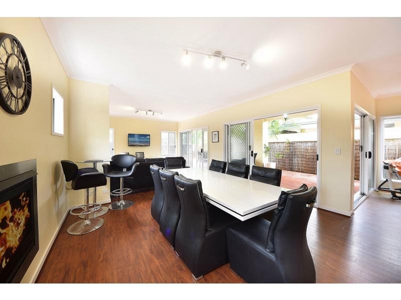 132 Nobby Parade, Miami QLD 4220