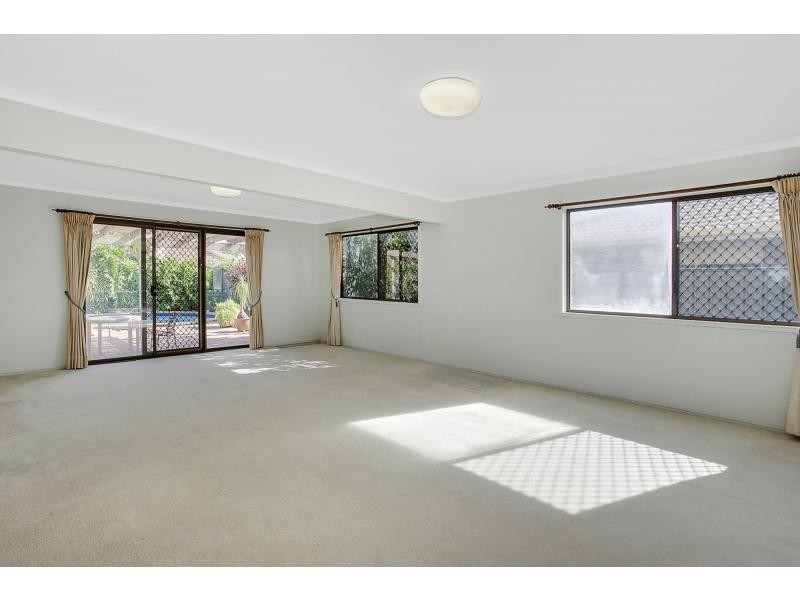 65 Dunlin Drive, Burleigh Waters QLD 4220