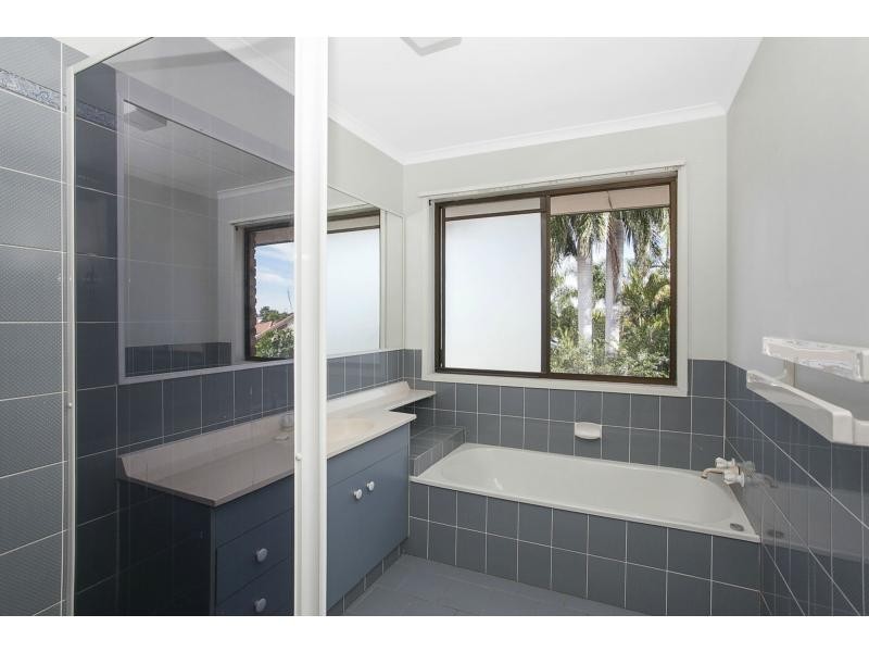 65 Dunlin Drive, Burleigh Waters QLD 4220