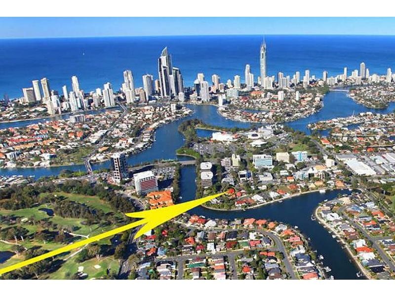 9 Mercedes Place, Bundall QLD 4217