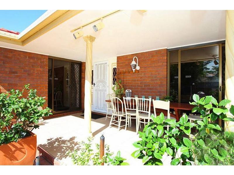 9 Mercedes Place, Bundall QLD 4217