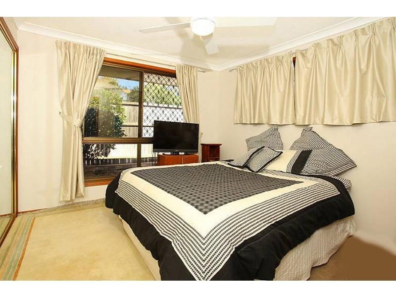 9 Mercedes Place, Bundall QLD 4217
