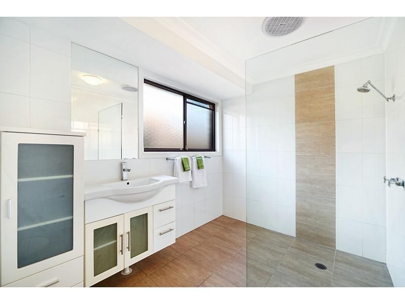 58 Dunlin Drive, Burleigh Waters QLD 4220