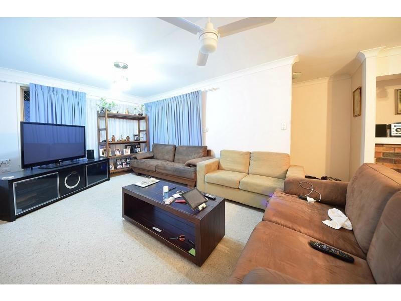 4 Kingfisher Crescent, Burleigh Waters QLD 4220