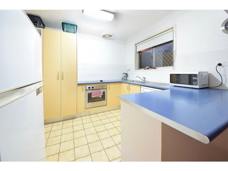 4 Kingfisher Crescent, Burleigh Waters QLD 4220