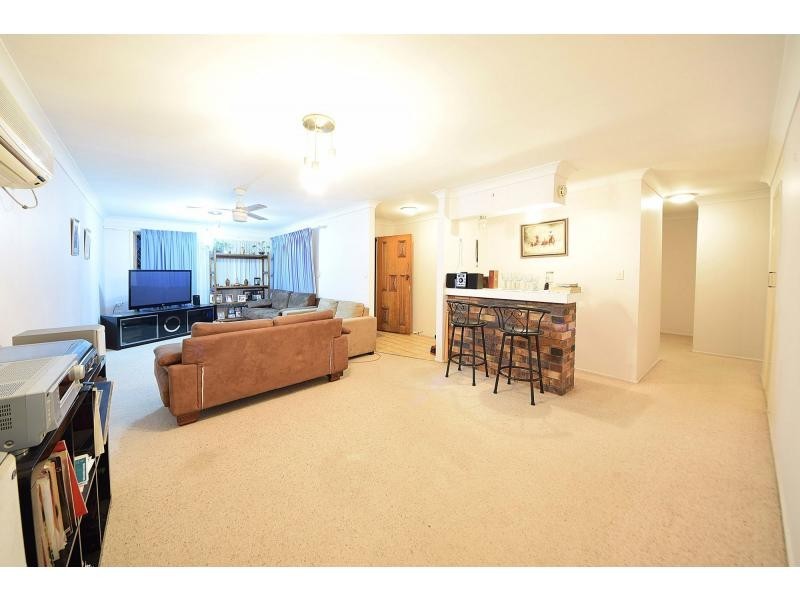 4 Kingfisher Crescent, Burleigh Waters QLD 4220