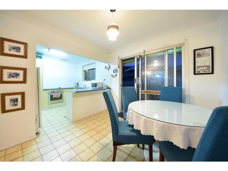 4 Kingfisher Crescent, Burleigh Waters QLD 4220