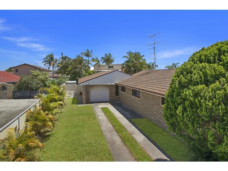 1/85 Christine Avenue, Burleigh Waters QLD 4220