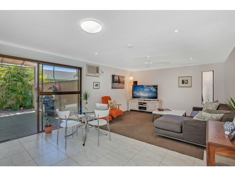 1/85 Christine Avenue, Burleigh Waters QLD 4220