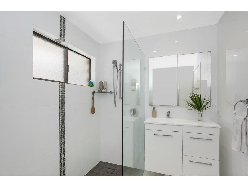 1/85 Christine Avenue, Burleigh Waters QLD 4220