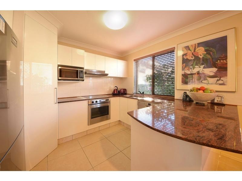 1/4 Gardenia Grove, Burleigh Heads QLD 4220
