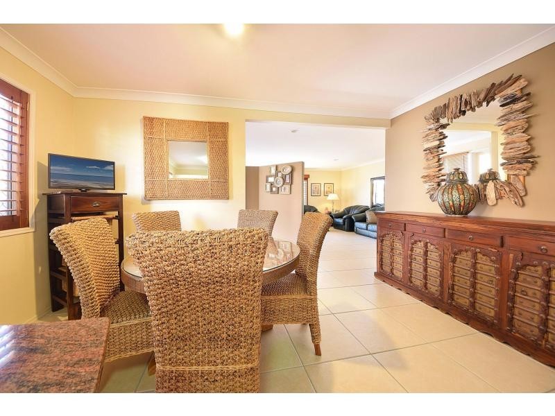 1/4 Gardenia Grove, Burleigh Heads QLD 4220