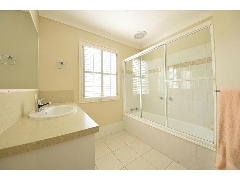 1/4 Gardenia Grove, Burleigh Heads QLD 4220