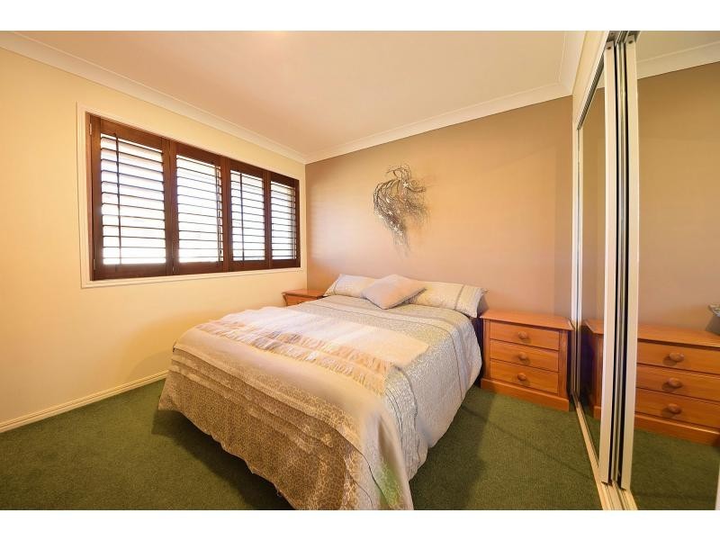 1/4 Gardenia Grove, Burleigh Heads QLD 4220
