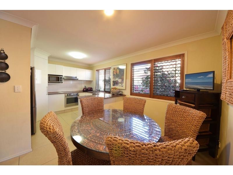 1/4 Gardenia Grove, Burleigh Heads QLD 4220
