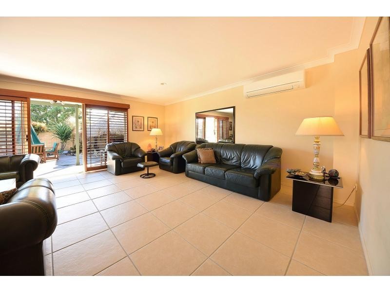 1/4 Gardenia Grove, Burleigh Heads QLD 4220