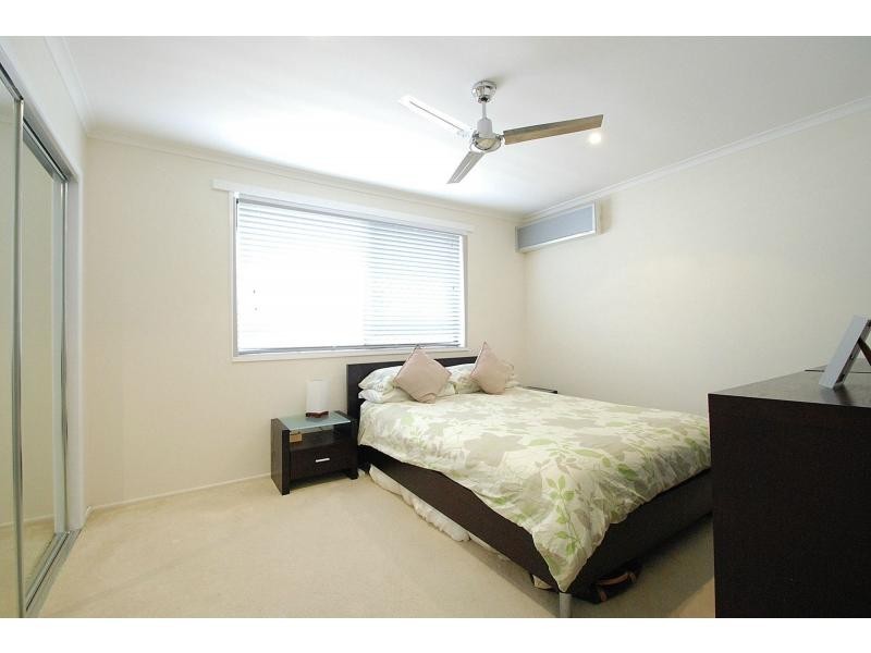 26 Dawn Parade, Miami QLD 4220
