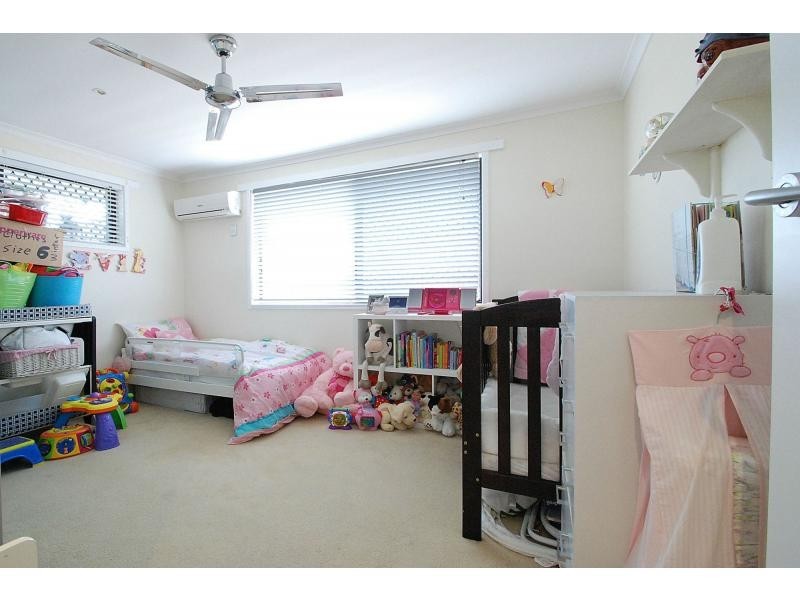 26 Dawn Parade, Miami QLD 4220