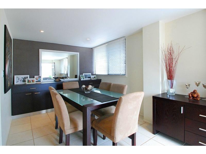 26 Dawn Parade, Miami QLD 4220