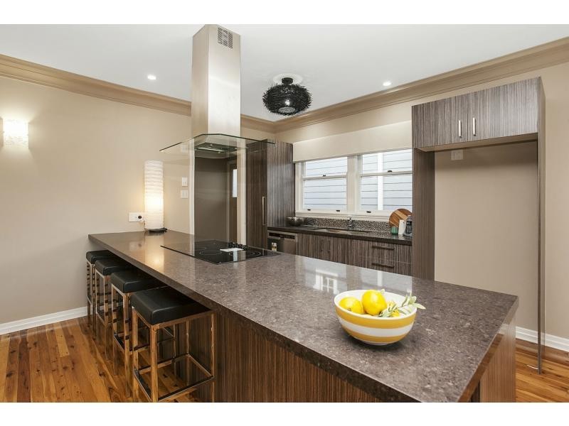 25b Joan Street, Burleigh Waters QLD 4220