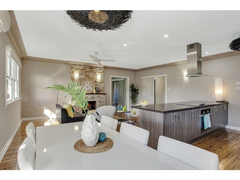 25b Joan Street, Burleigh Waters QLD 4220