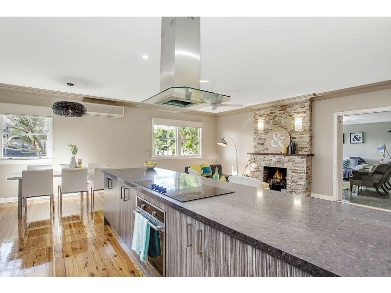 25b Joan Street, Burleigh Waters QLD 4220
